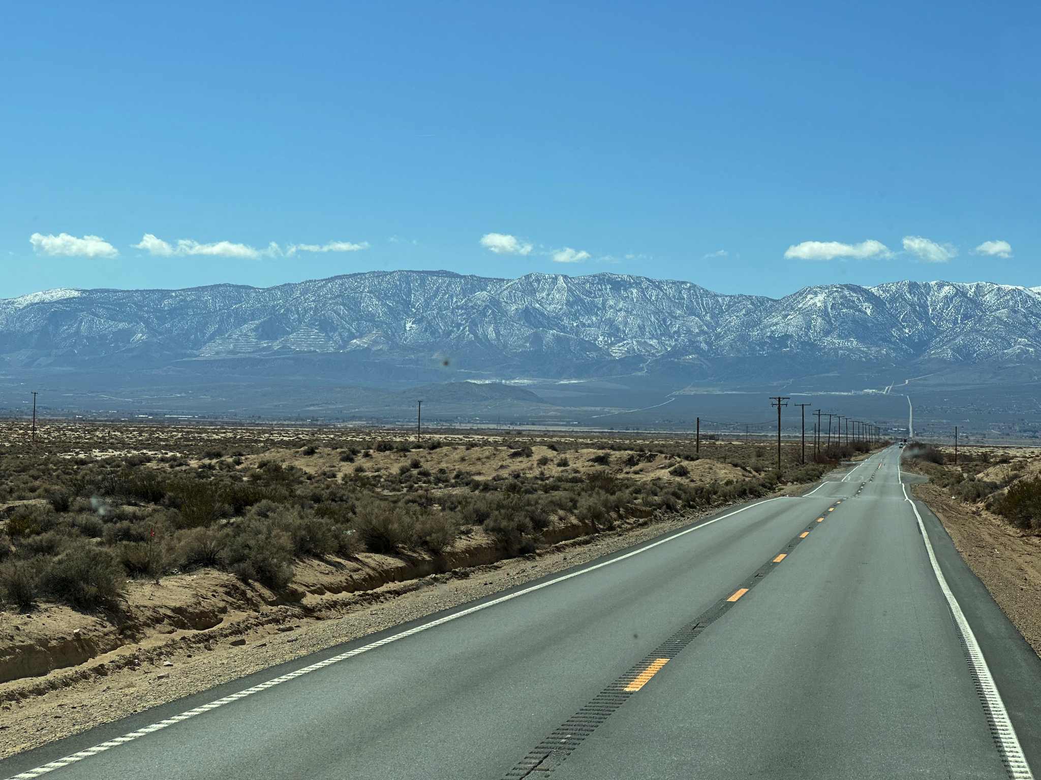 Travel from Yermo to Palm Desert, California