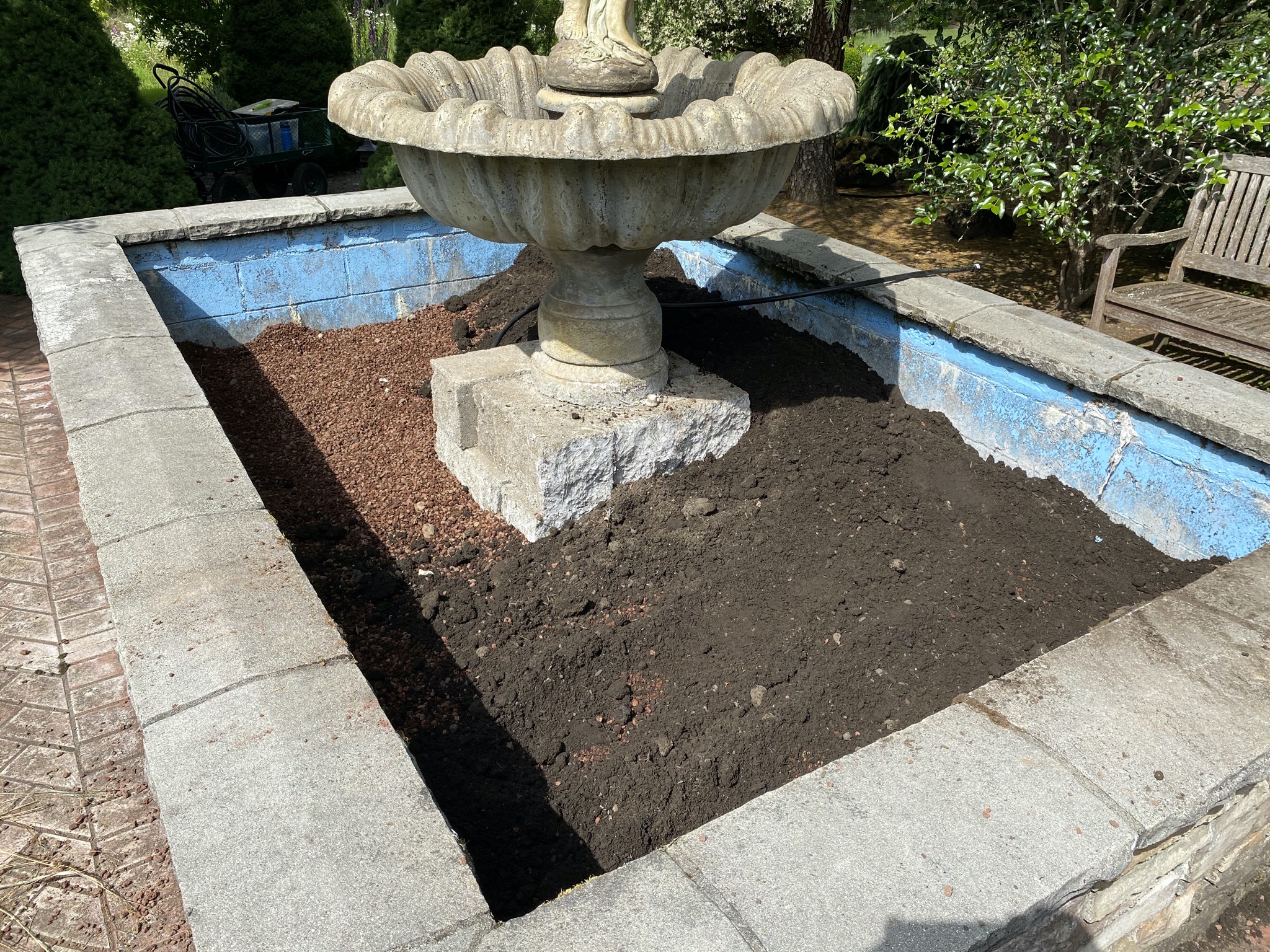 Fountain scoria and dirt
