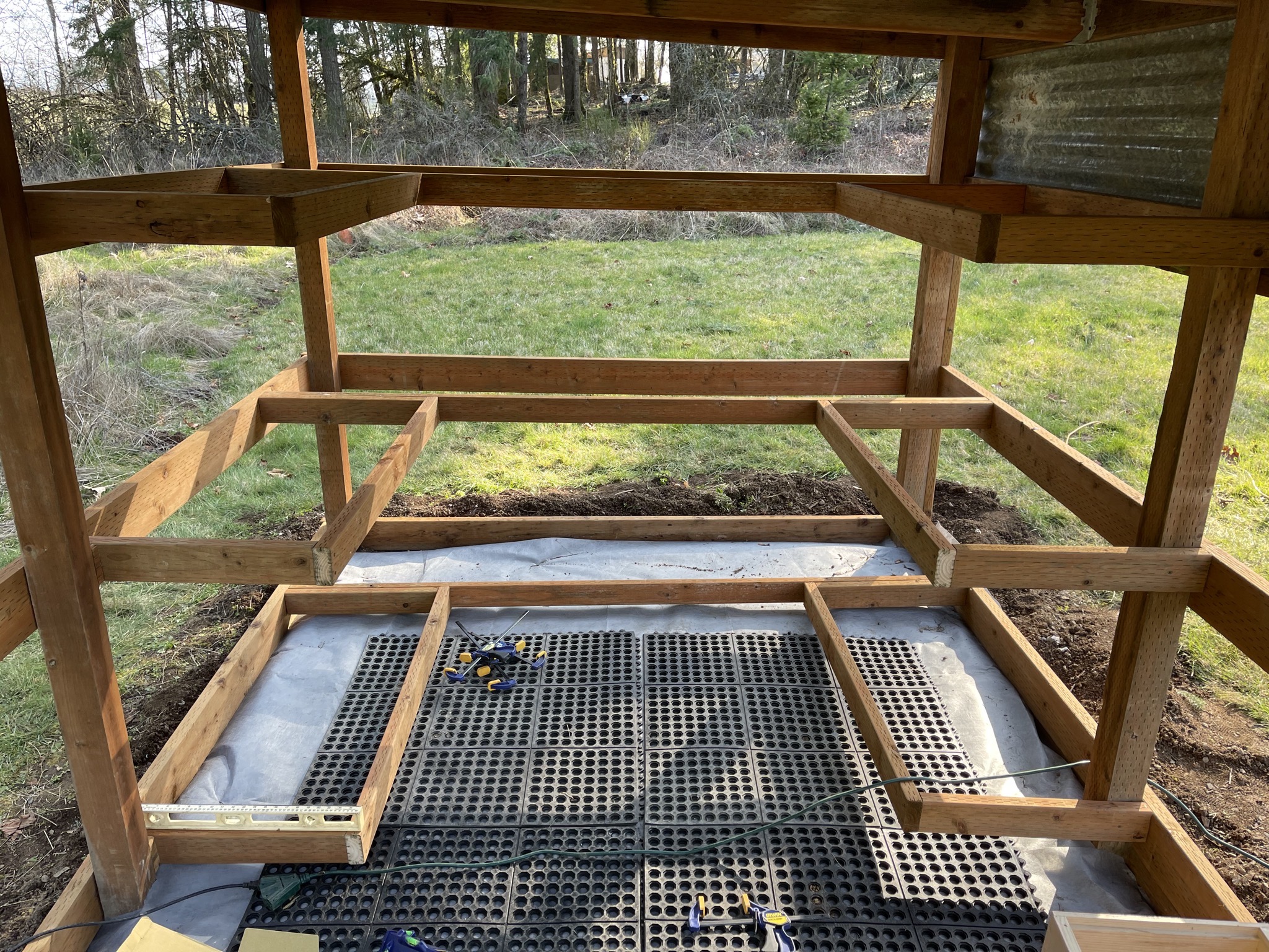 Shelf supports