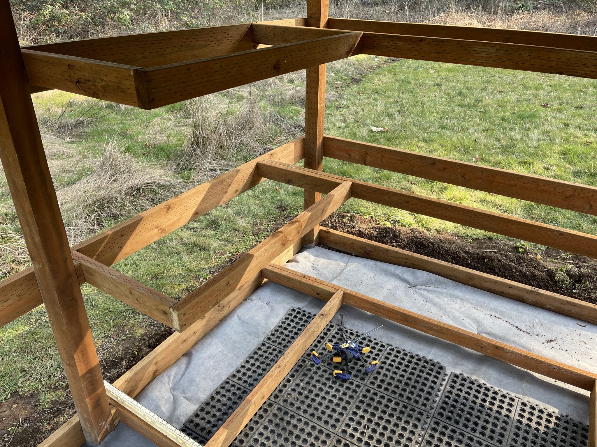 Shelf supports