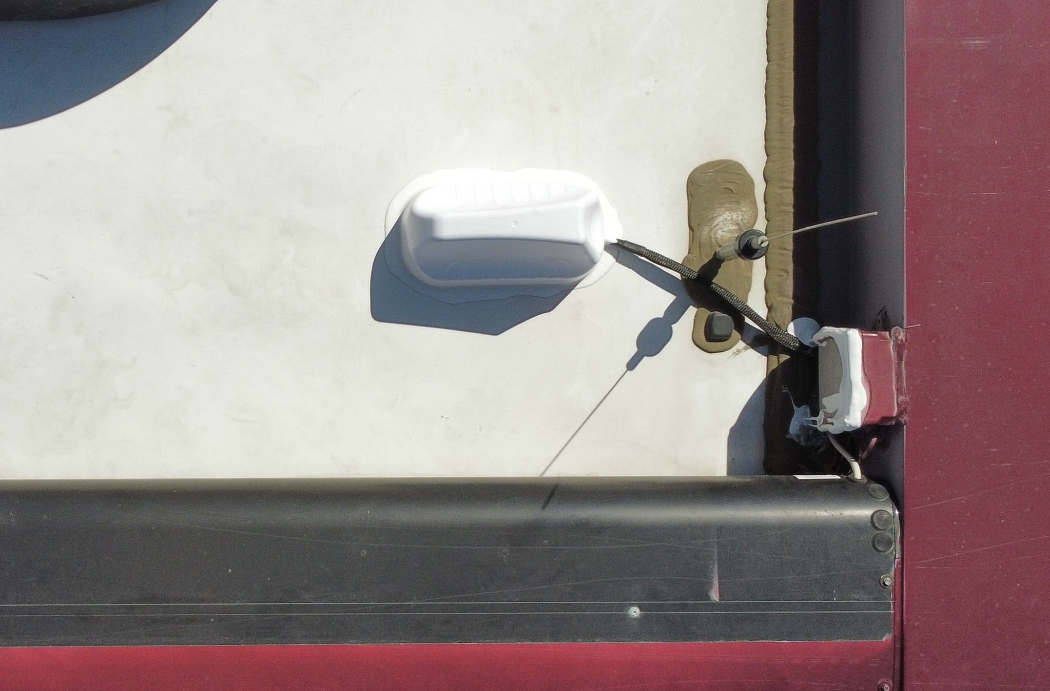 Roof antenna