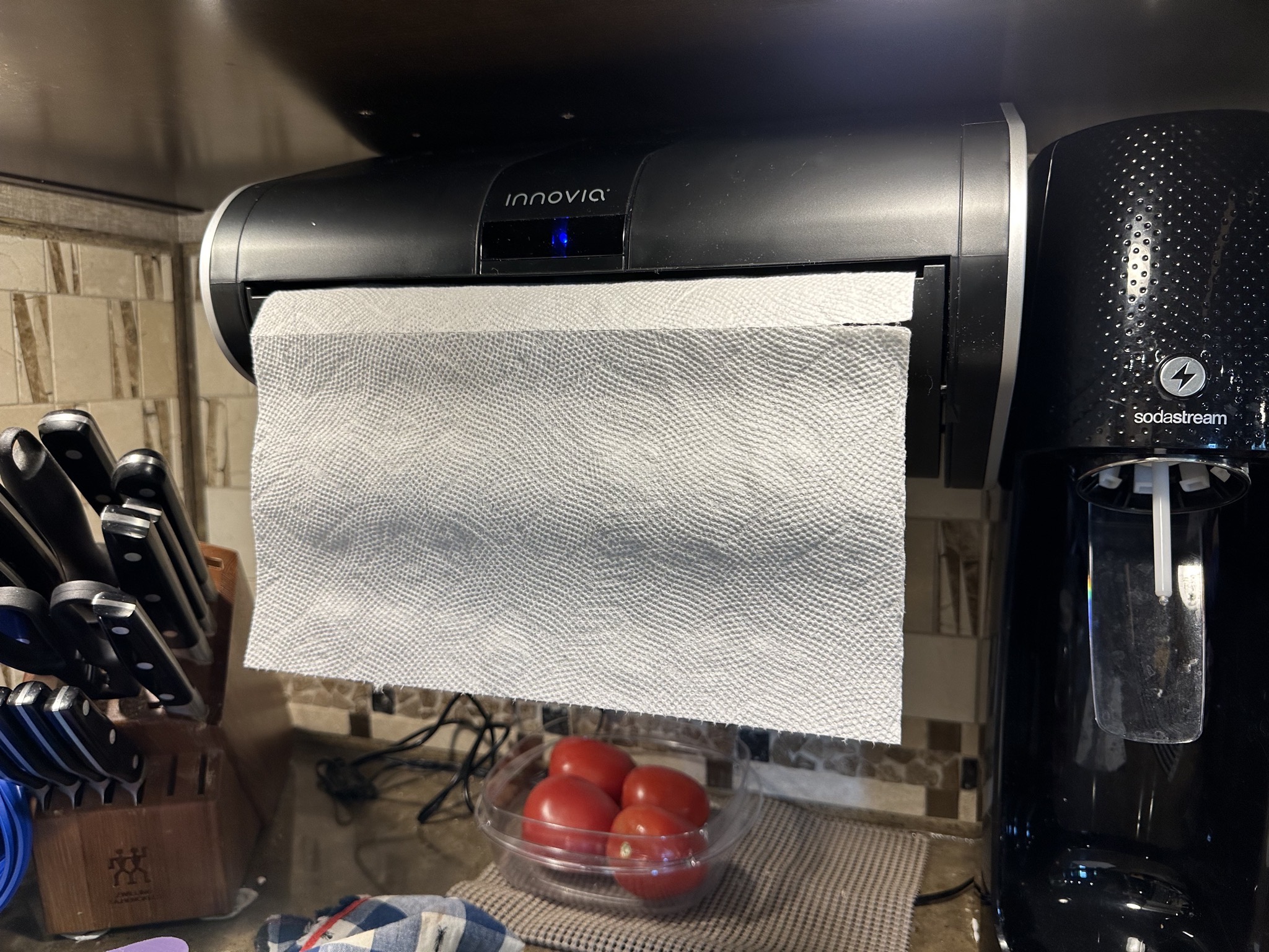 Paper towel dispenser