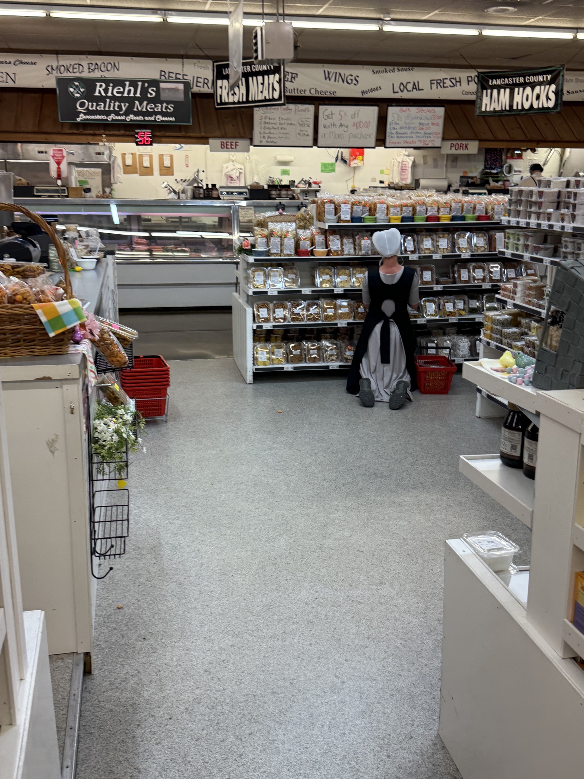 Amish farmers market