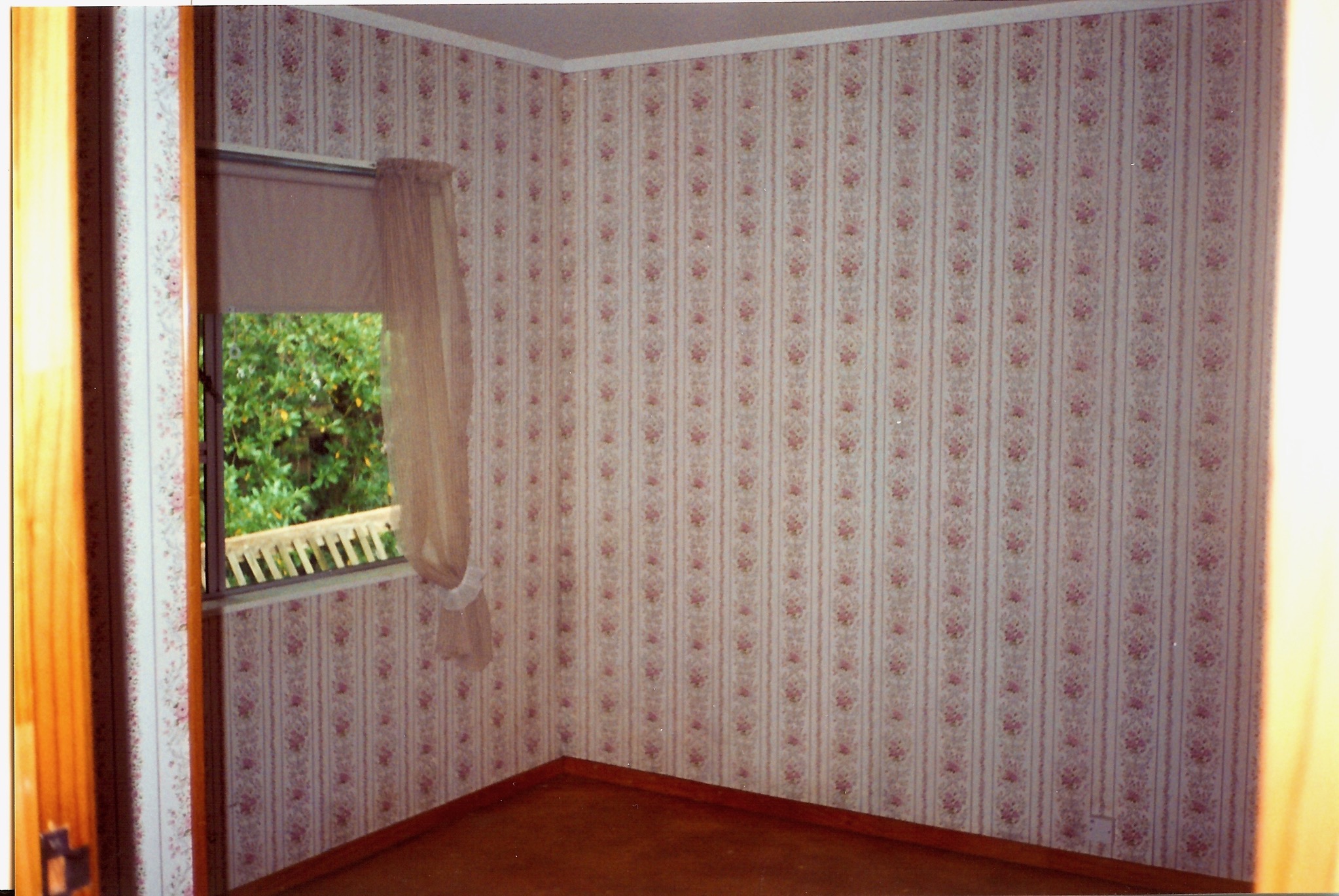 Delightful wallpaper