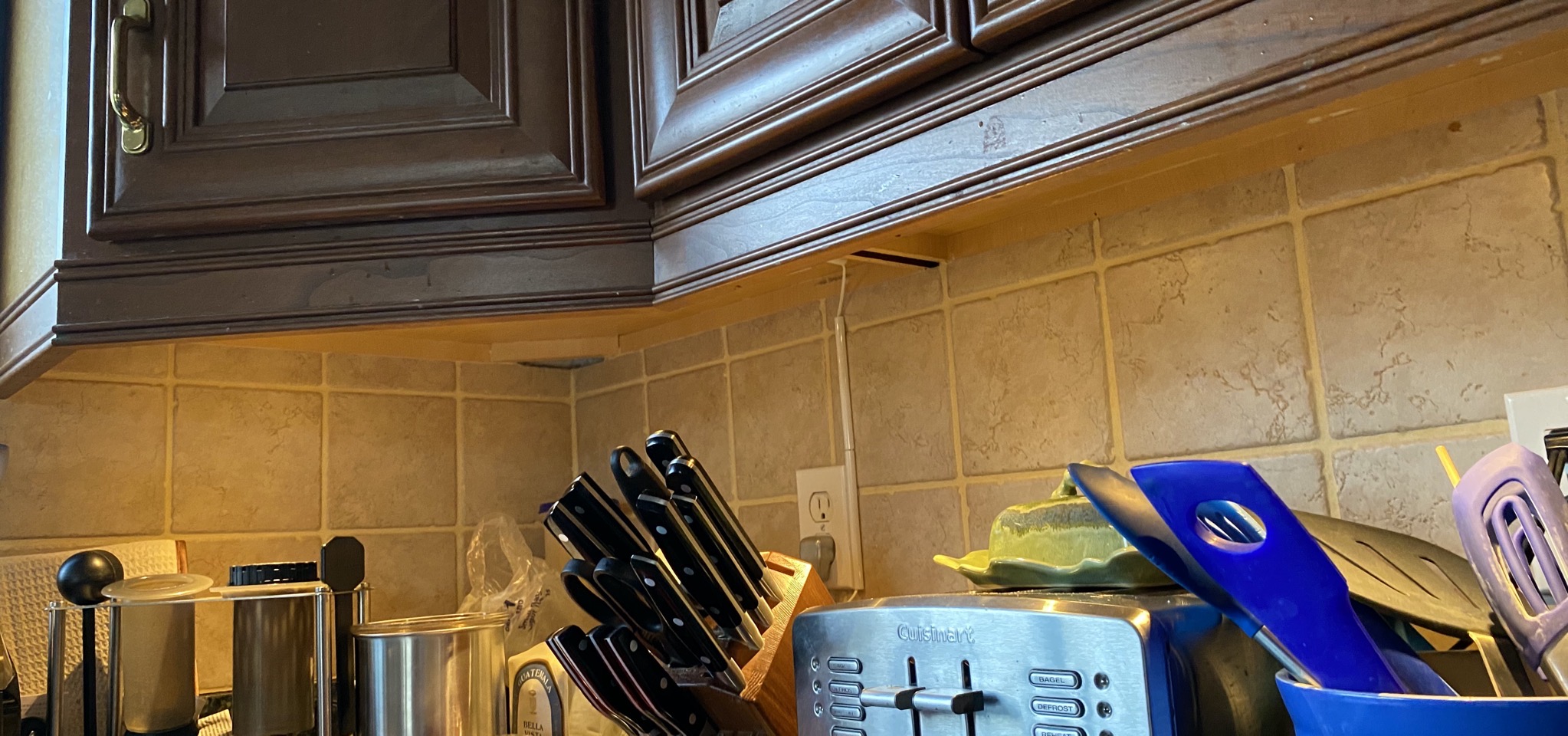 Under-cabinet lights