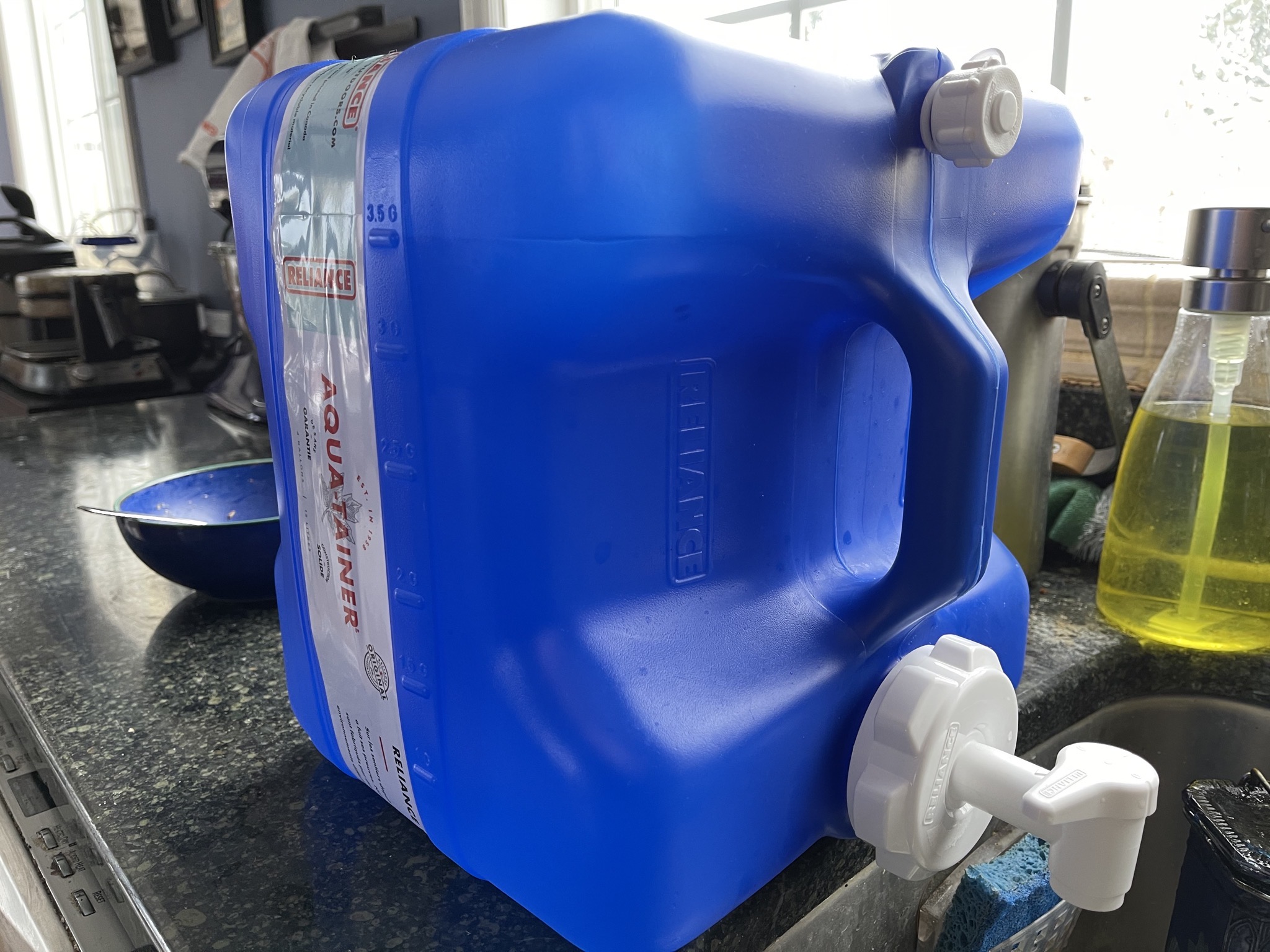 Water container