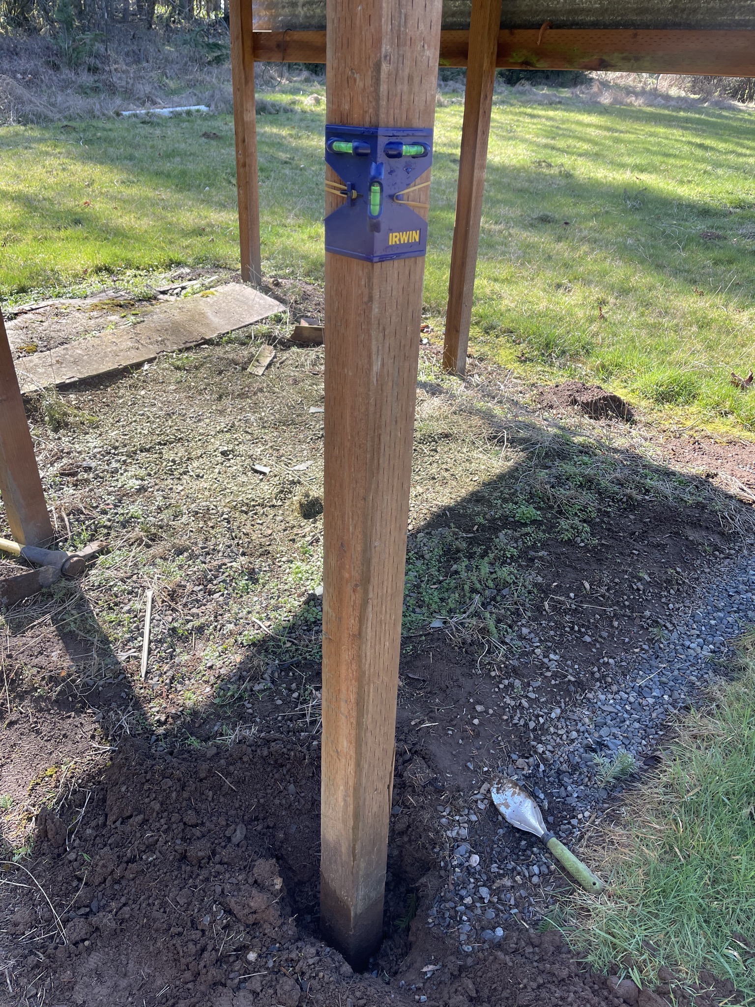 Straightening posts
