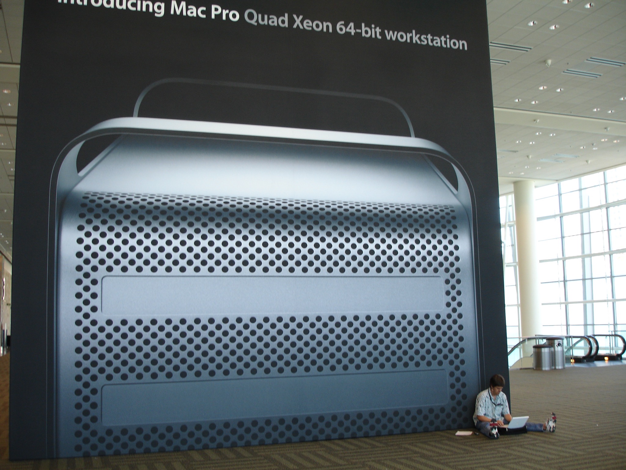 Mac Pro sign