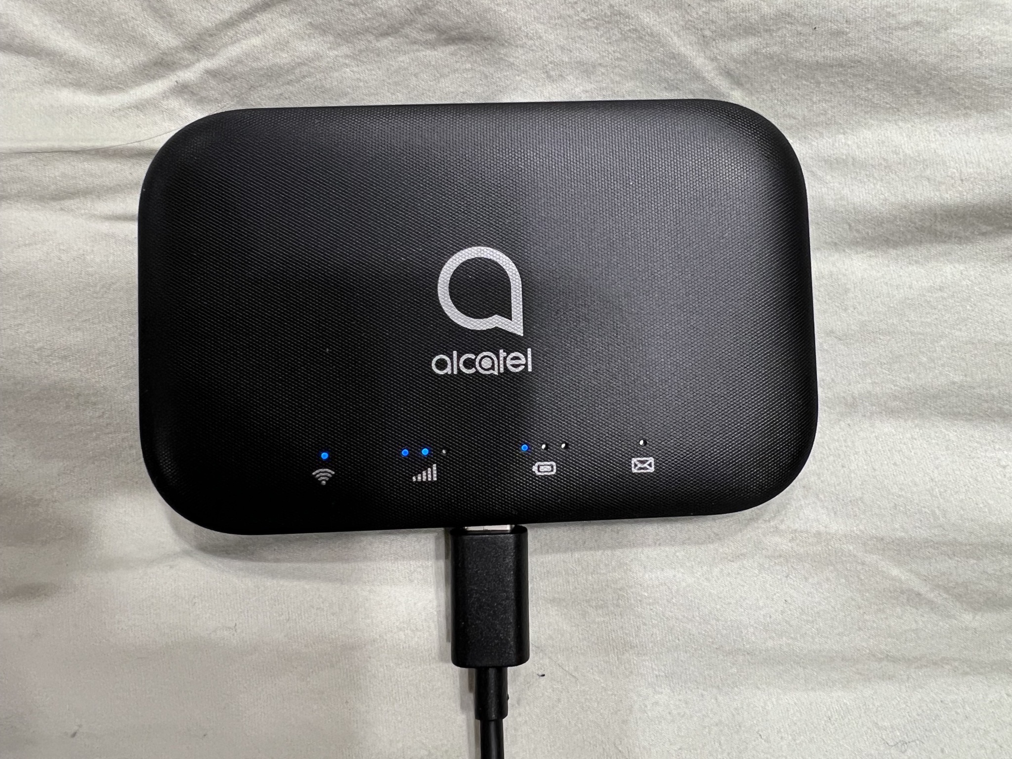 Wi-Fi hotspot device