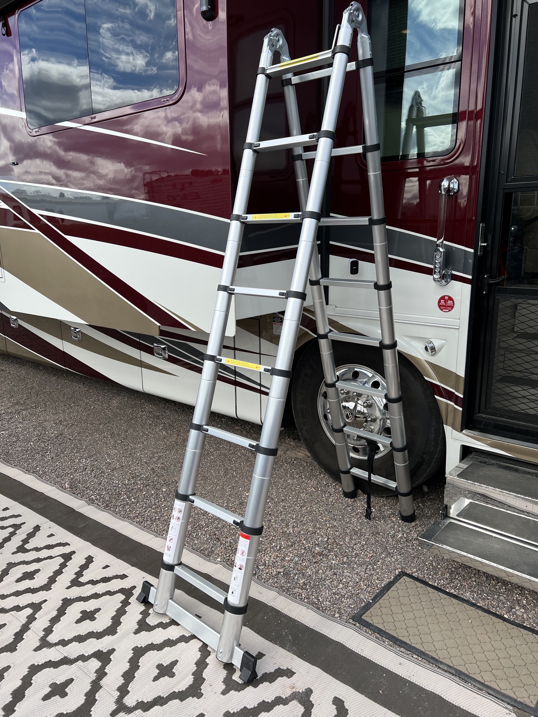 Telescoping ladder