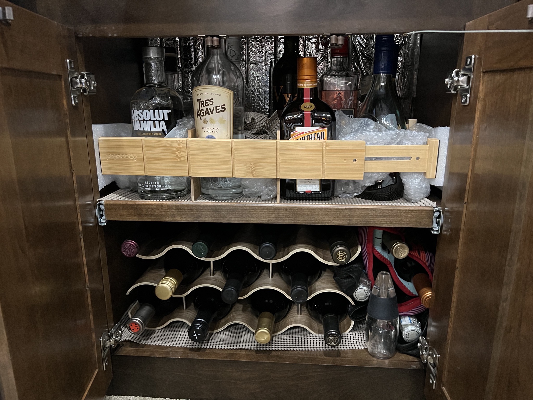 Wine rack and liquor holder