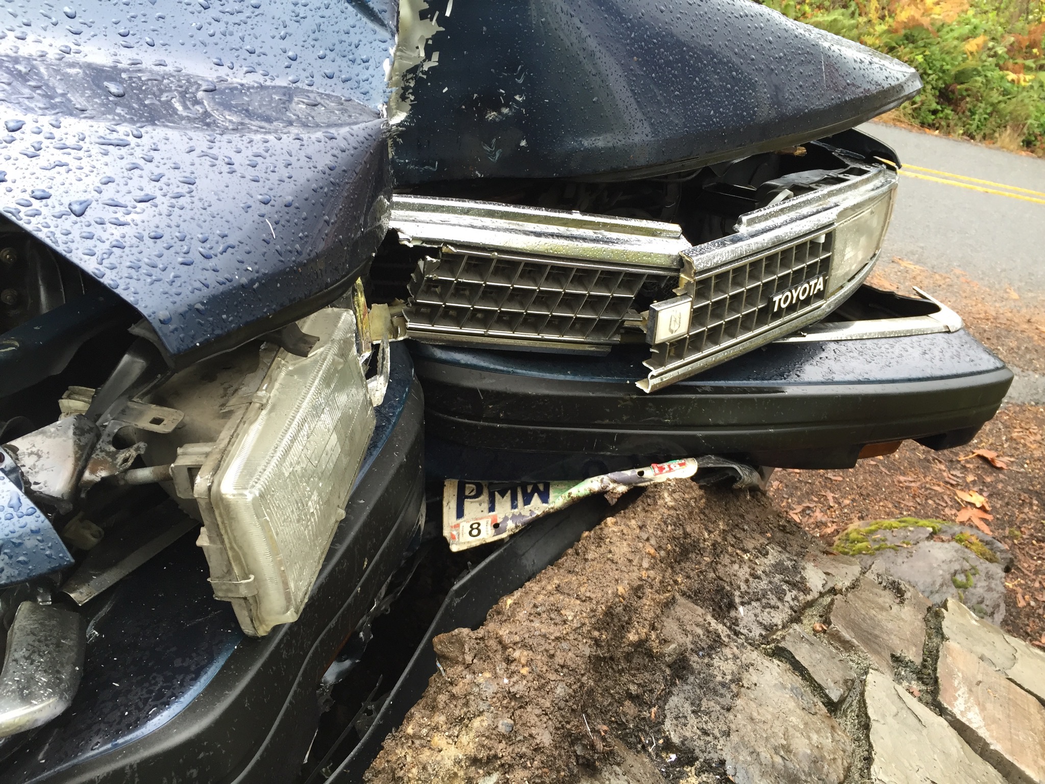 Car crashed into mailbox