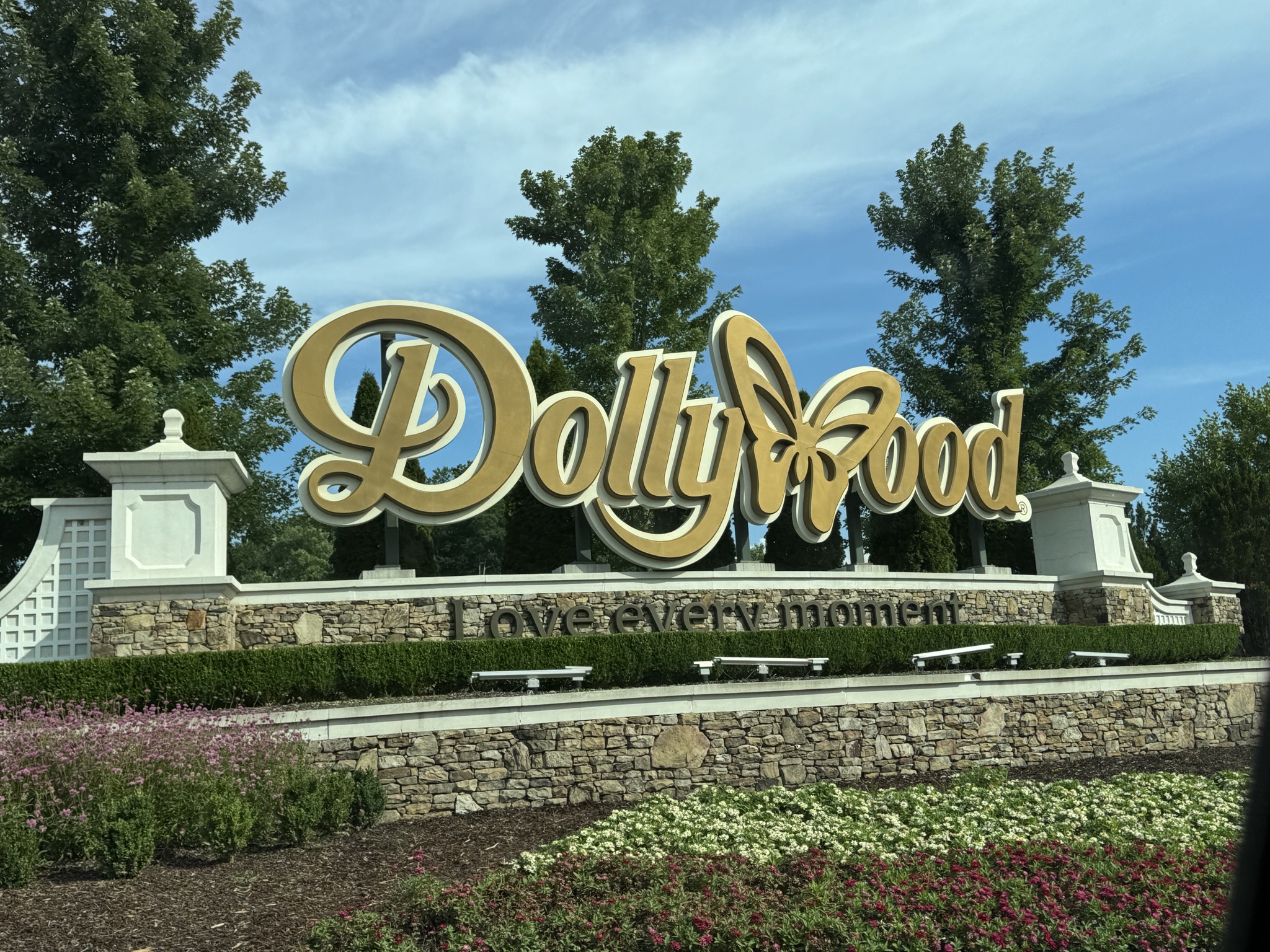 Dollywood sign