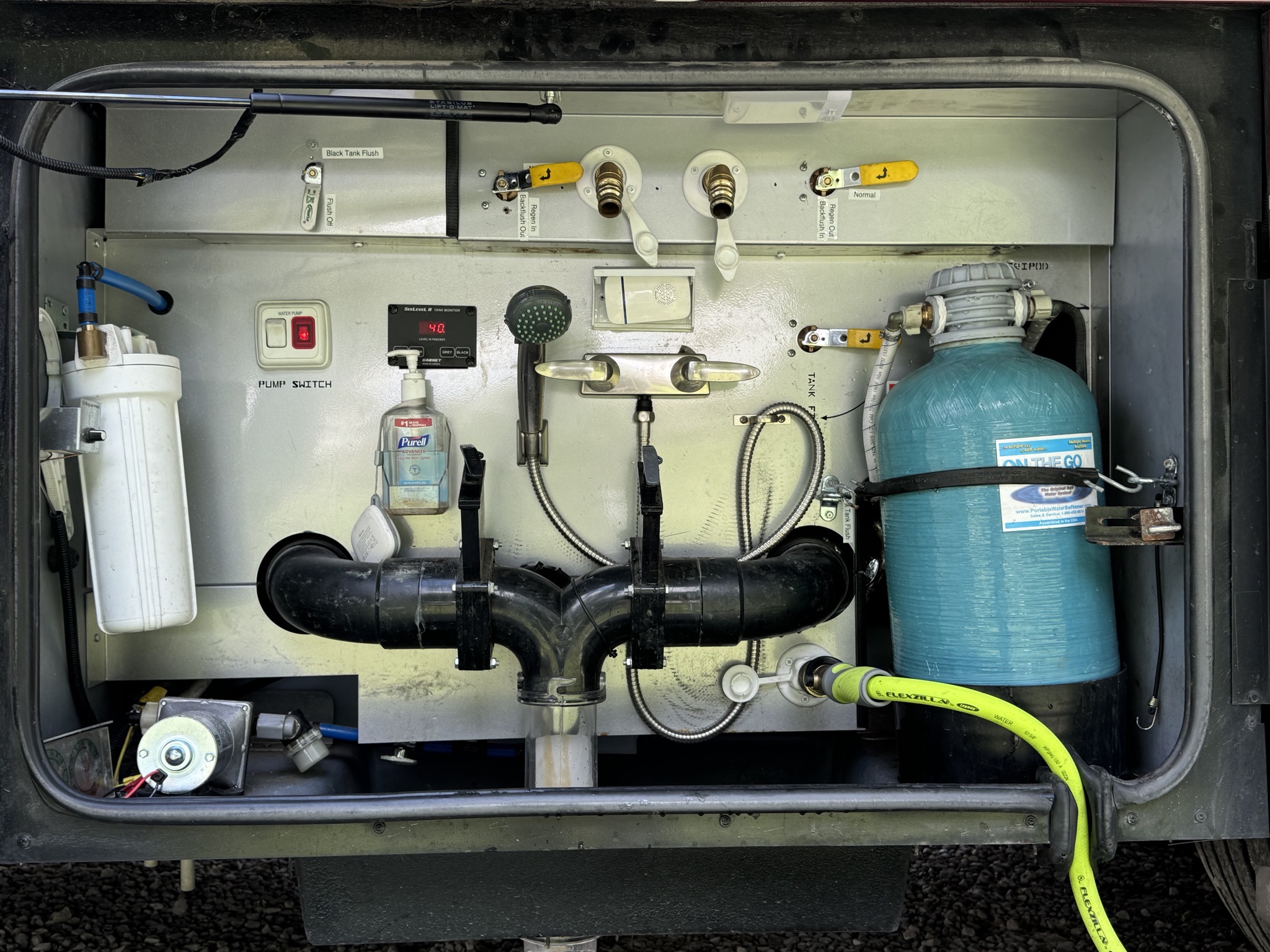 Wet bay of RV