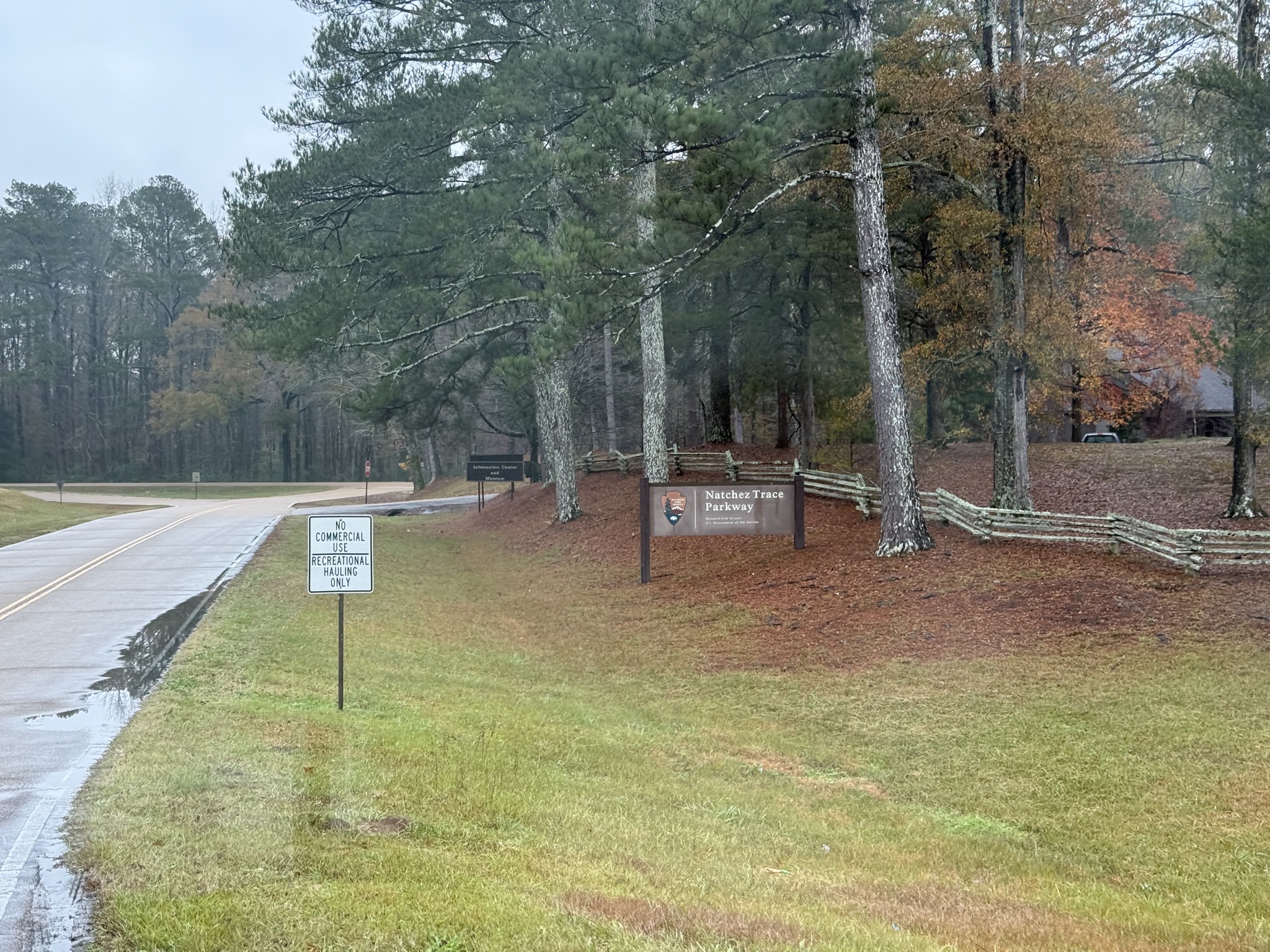 Entering Natches Trace Parkway