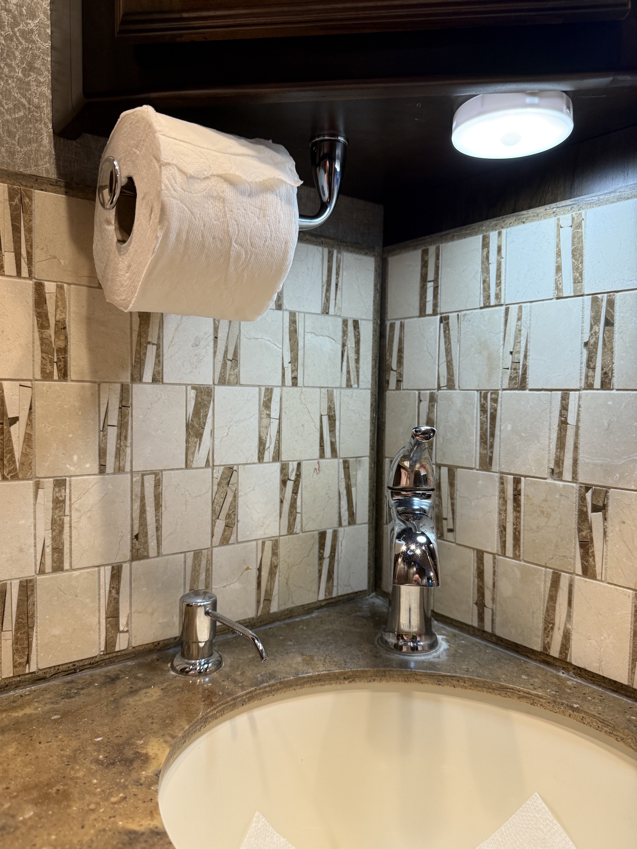 Toilet paper holder
